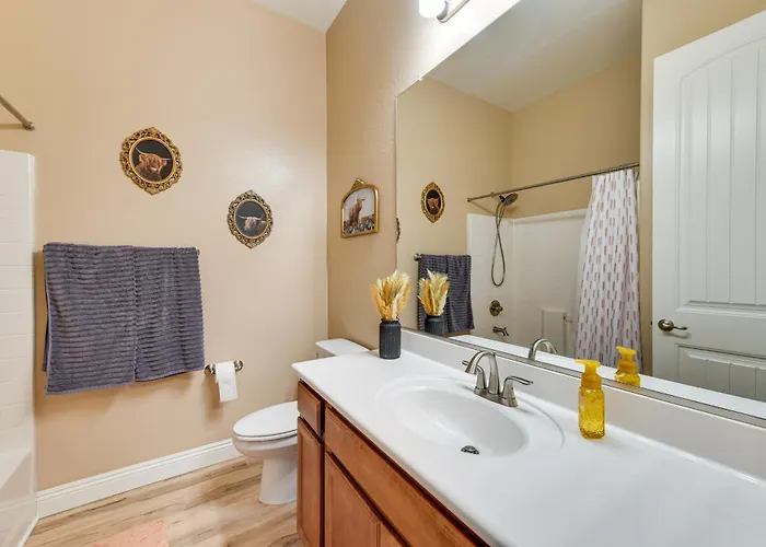 W/ Hot Tub & Outdoor Space In Queen Creek! Ferienhaus